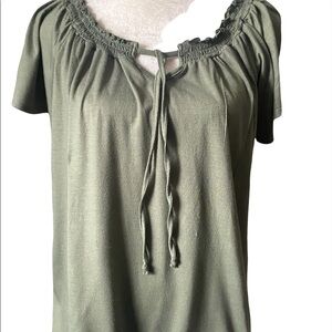 NO BOUNDRIES-GREEN LACE HEM TOP